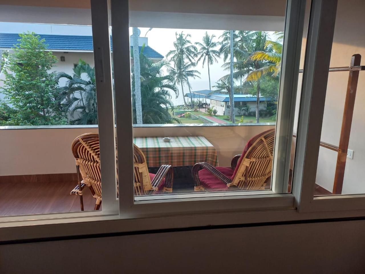 Seashore Beach Resort Varkala Eksteriør bilde