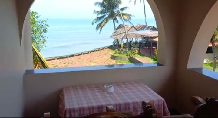 Seashore Beach Resort Varkala Eksteriør bilde